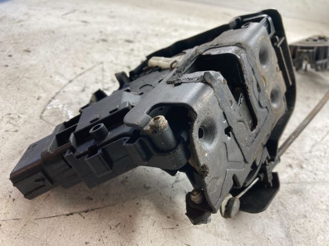 bontott FORD FOCUS II Jobb első Ajtózár