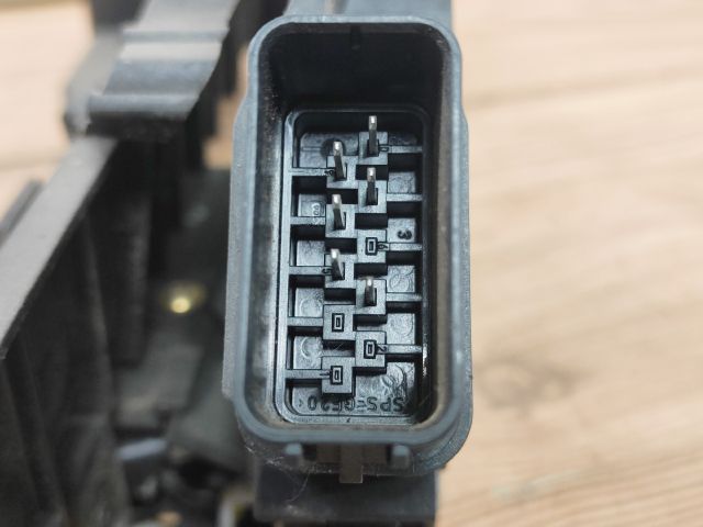 bontott FORD FOCUS II Jobb első Ajtózár