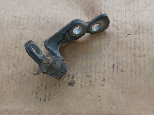 bontott FORD FOCUS II Jobb első Alsó Zsanér