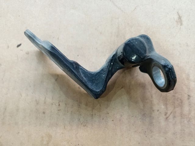 bontott FORD FOCUS II Jobb első Felső Zsanér