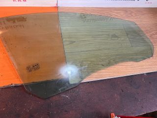 bontott FORD FOCUS II Jobb első Fixüveg (Ajtóban)