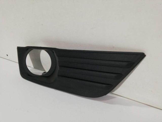 bontott FORD FOCUS II Jobb első Lökhárító Vakborítás