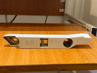 bontott FORD FOCUS II Jobb első Oldal Lökhárító Tartó (Műanyag)