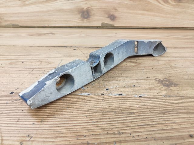 bontott FORD FOCUS II Jobb első Oldal Lökhárító Tartó (Műanyag)