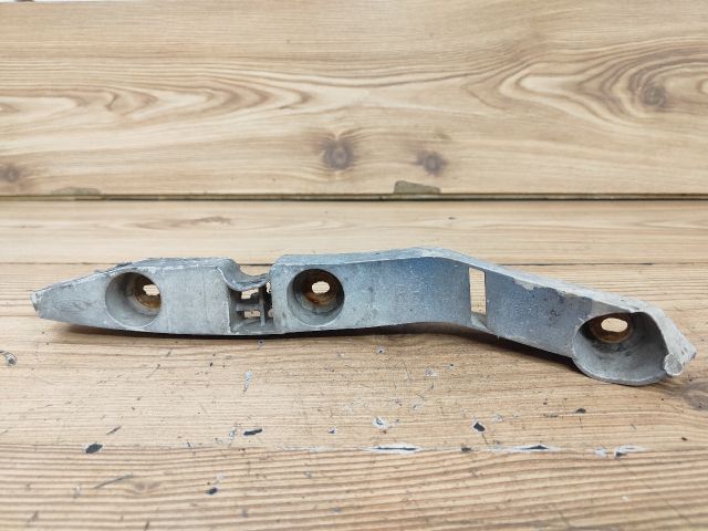 bontott FORD FOCUS II Jobb első Oldal Lökhárító Tartó (Műanyag)