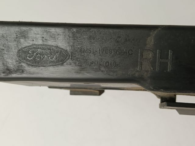 bontott FORD FOCUS II Jobb első Oldal Lökhárító Tartó (Műanyag)