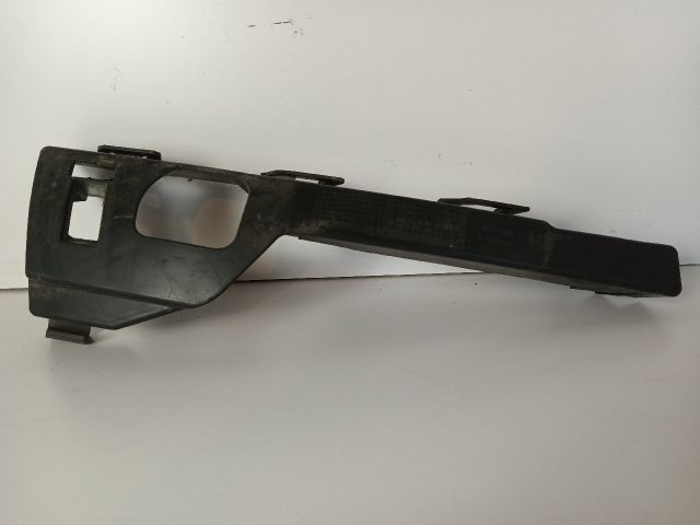 bontott FORD FOCUS II Jobb első Oldal Lökhárító Tartó (Műanyag)