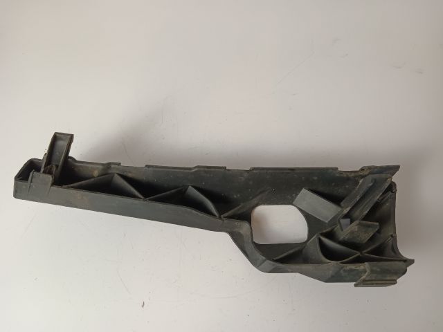 bontott FORD FOCUS II Jobb első Oldal Lökhárító Tartó (Műanyag)