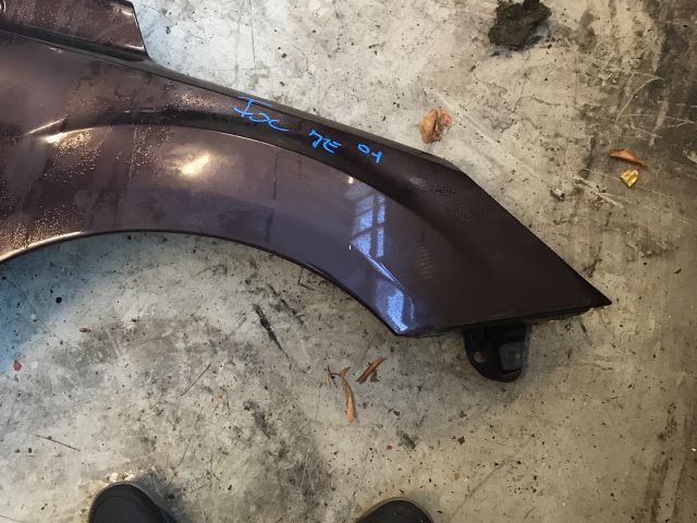 bontott FORD FOCUS II Jobb első Sárvédő