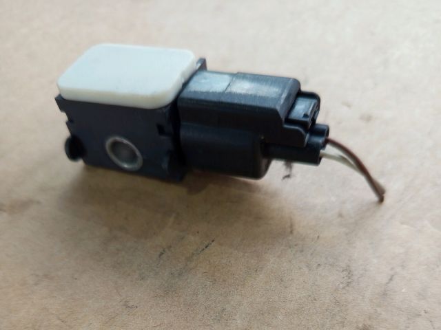 bontott FORD FOCUS II Jobb első Ütközés Érzékelő (Homlokfalon)