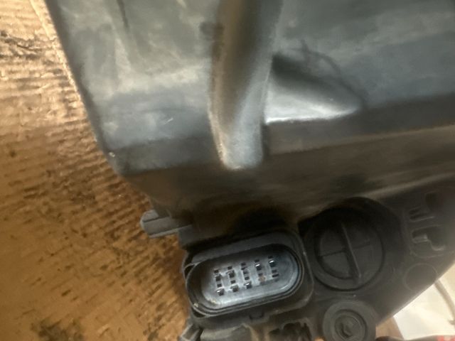 bontott FORD FOCUS II Jobb Fényszóró