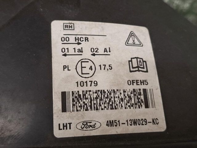 bontott FORD FOCUS II Jobb Fényszóró