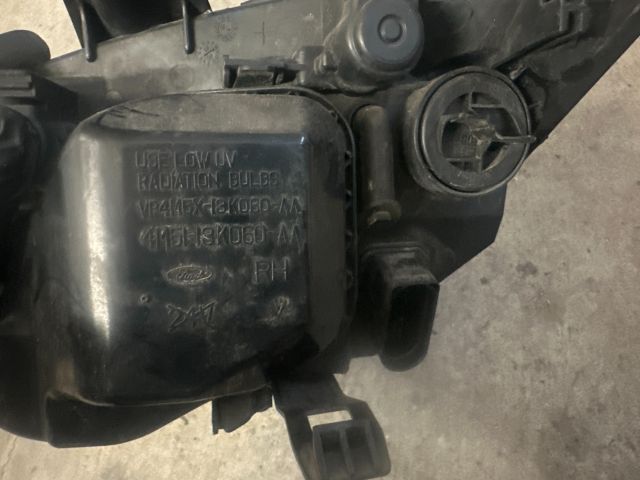 bontott FORD FOCUS II Jobb Fényszóró