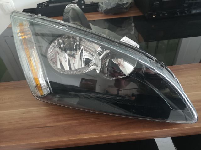 bontott FORD FOCUS II Jobb Fényszóró