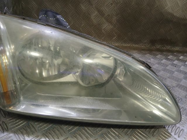 bontott FORD FOCUS II Jobb Fényszóró