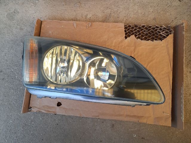 bontott FORD FOCUS II Jobb Fényszóró