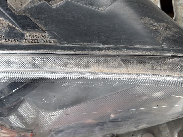 bontott FORD FOCUS II Jobb Fényszóró