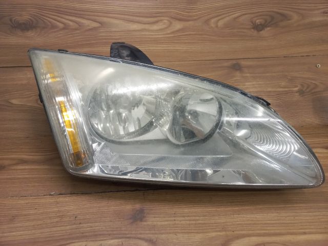bontott FORD FOCUS II Jobb Fényszóró
