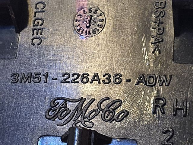 bontott FORD FOCUS II Jobb hátsó Ablakemelő Kapcsoló