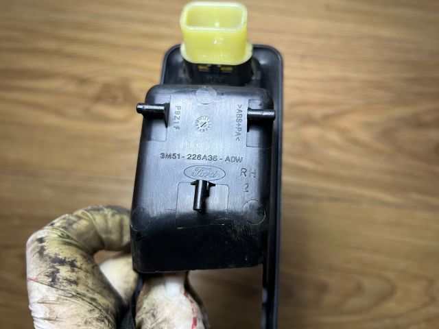 bontott FORD FOCUS II Jobb hátsó Ablakemelő Kapcsoló