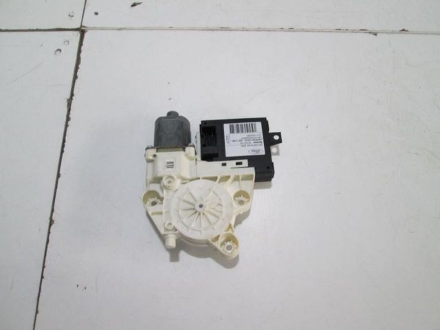 bontott FORD FOCUS II Jobb hátsó Ablakemelő Motor