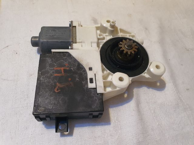 bontott FORD FOCUS II Jobb hátsó Ablakemelő Motor