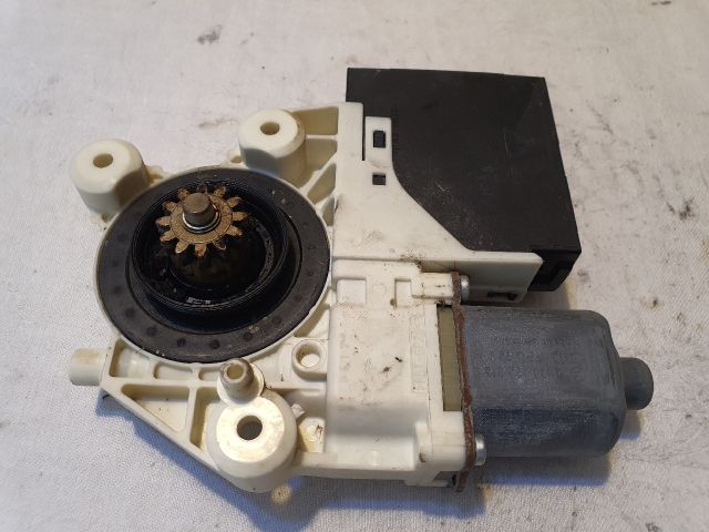 bontott FORD FOCUS II Jobb hátsó Ablakemelő Motor