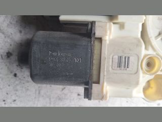 bontott FORD FOCUS II Jobb hátsó Ablakemelő Motor