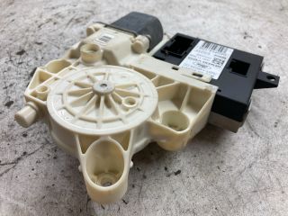 bontott FORD FOCUS II Jobb hátsó Ablakemelő Motor