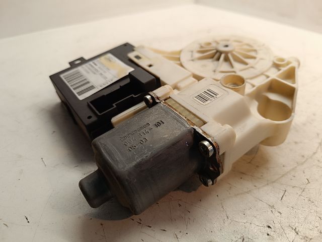 bontott FORD FOCUS II Jobb hátsó Ablakemelő Motor