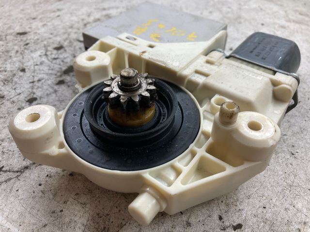 bontott FORD FOCUS II Jobb hátsó Ablakemelő Motor