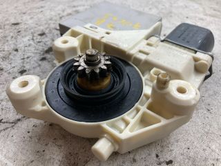 bontott FORD FOCUS II Jobb hátsó Ablakemelő Motor