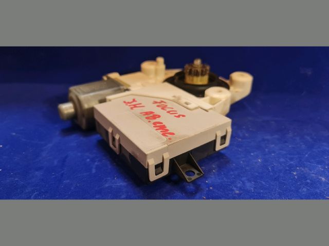 bontott FORD FOCUS II Jobb hátsó Ablakemelő Motor