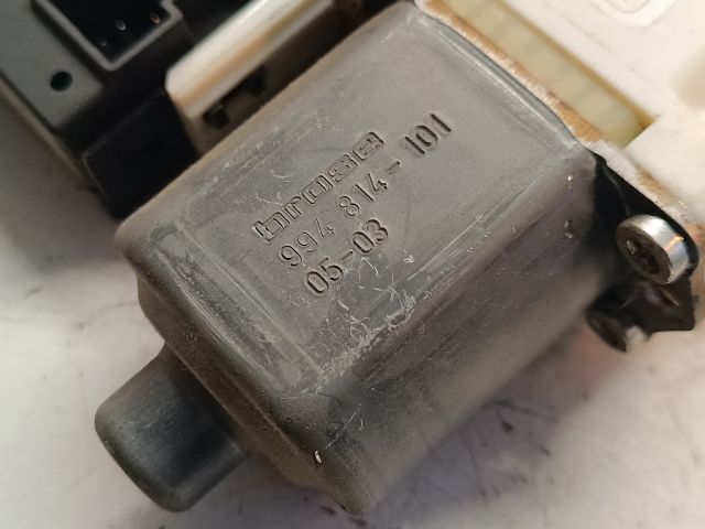 bontott FORD FOCUS II Jobb hátsó Ablakemelő Motor