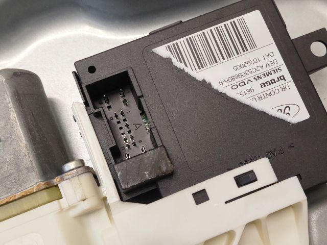 bontott FORD FOCUS II Jobb hátsó Ablakemelő Szerkezet (Elektromos)