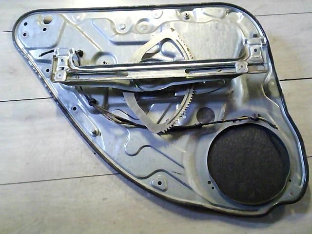 bontott FORD FOCUS II Jobb hátsó Ablakemelő Szerkezet (Mechanikus)