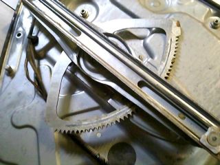 bontott FORD FOCUS II Jobb hátsó Ablakemelő Szerkezet (Mechanikus)