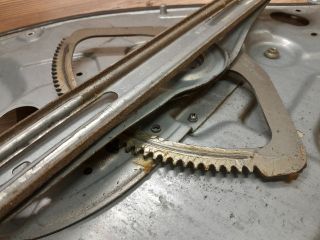 bontott FORD FOCUS II Jobb hátsó Ablakemelő Szerkezet (Mechanikus)