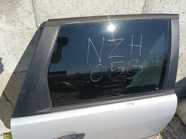 bontott FORD FOCUS II Jobb hátsó Ajtó (Részeivel)