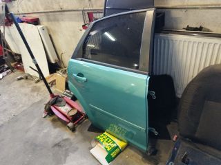 bontott FORD FOCUS II Jobb hátsó Ajtó (Részeivel)