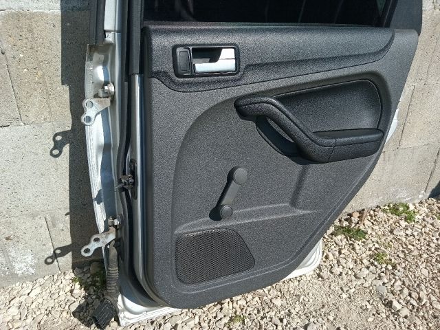 bontott FORD FOCUS II Jobb hátsó Ajtó (Részeivel)