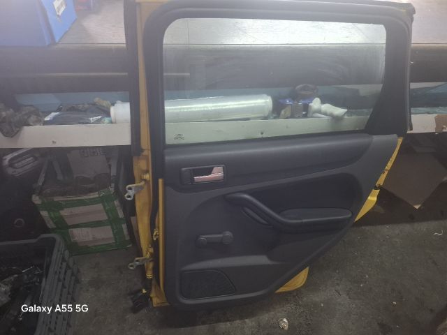 bontott FORD FOCUS II Jobb hátsó Ajtó (Részeivel)