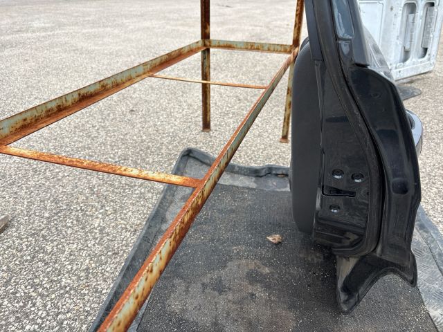 bontott FORD FOCUS II Jobb hátsó Ajtó (Részeivel)