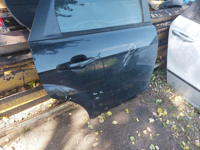 bontott FORD FOCUS II Jobb hátsó Ajtó (Részeivel)