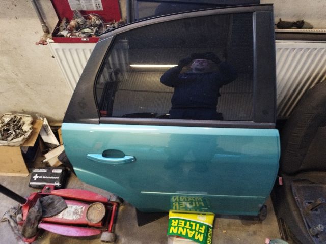 bontott FORD FOCUS II Jobb hátsó Ajtó (Részeivel)