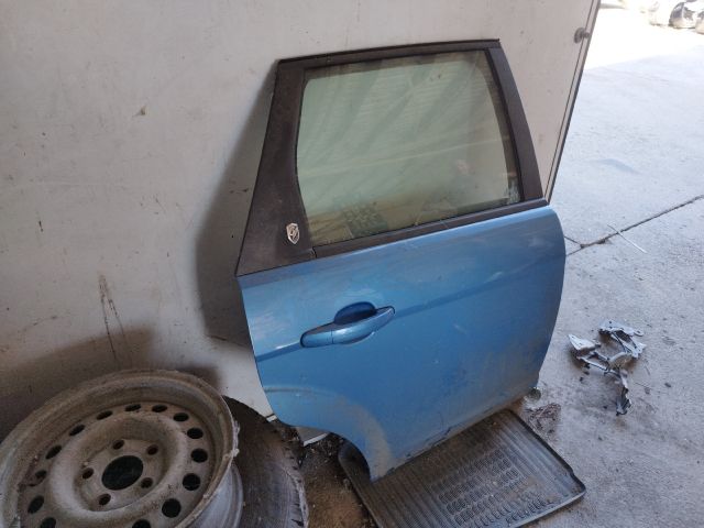 bontott FORD FOCUS II Jobb hátsó Ajtó (Részeivel)