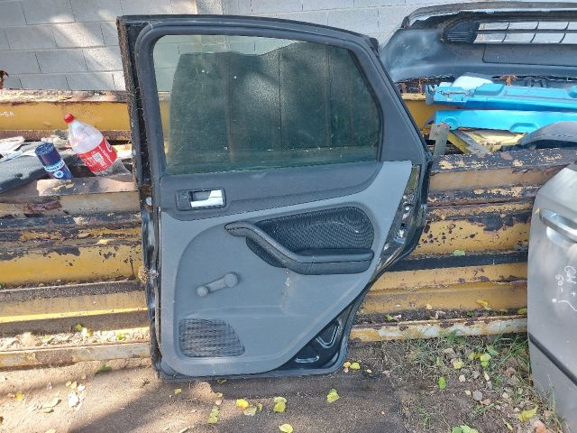 bontott FORD FOCUS II Jobb hátsó Ajtó (Részeivel)