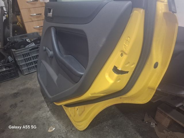 bontott FORD FOCUS II Jobb hátsó Ajtó (Részeivel)