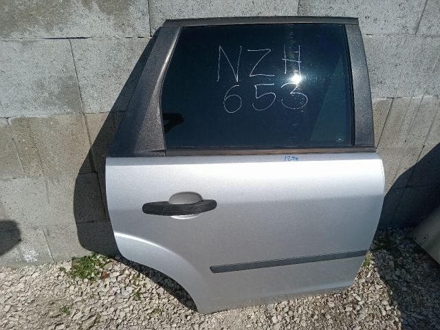 bontott FORD FOCUS II Jobb hátsó Ajtó (Részeivel)