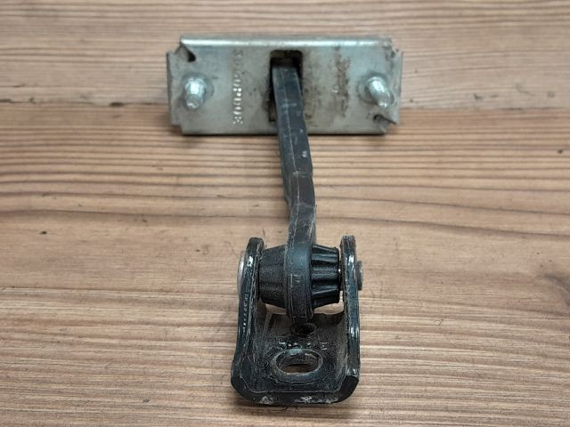 bontott FORD FOCUS II Jobb hátsó Ajtóhatároló